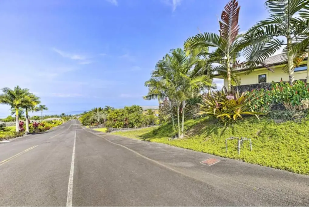 Beaches And Kona Town Ideal Location Gated Kailua-Kona Villa