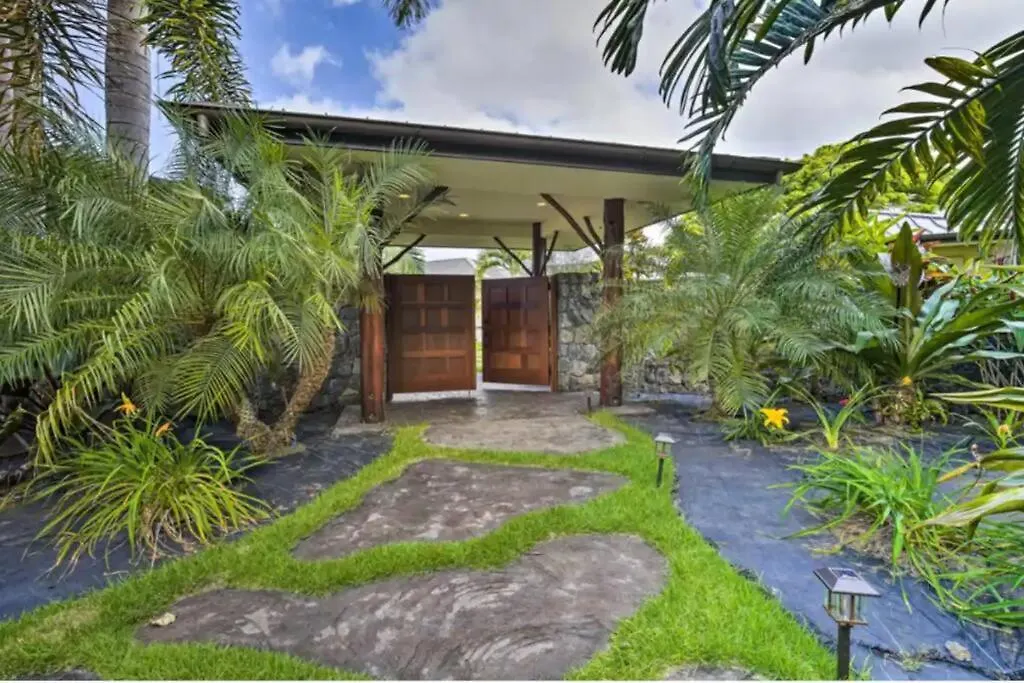 Beaches And Kona Town Ideal Location Gated contacts